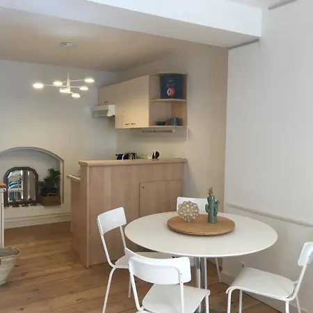 Apartment De 2 Avec Parking *